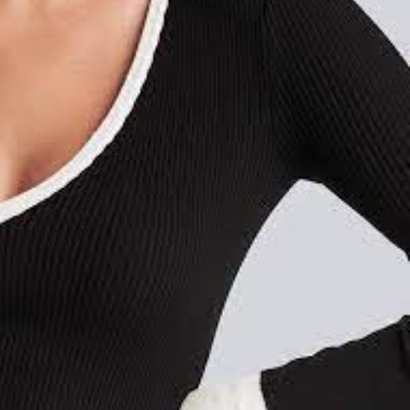 Deep-V High-Low Sweater - Picture 8 of 8